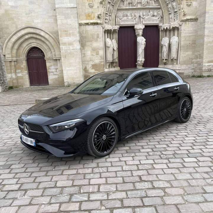 Voiture élégante pour mariage Évry